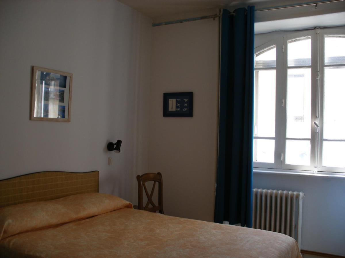 Hotel Modern Конкарно Экстерьер фото