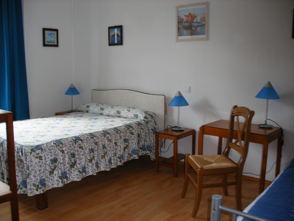 Hotel Modern Конкарно Экстерьер фото