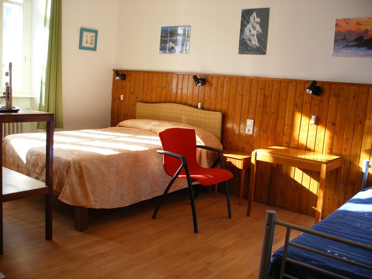 Hotel Modern Конкарно Экстерьер фото