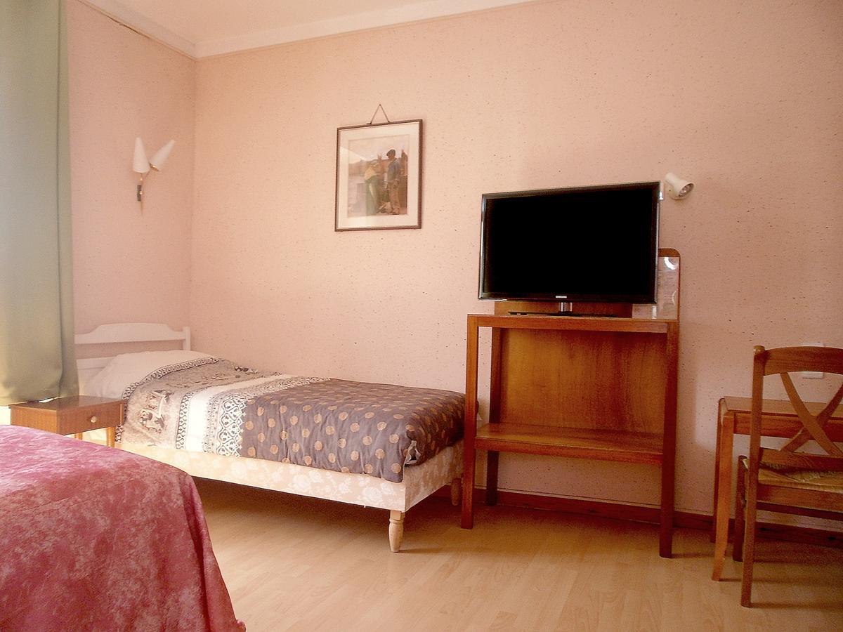 Hotel Modern Конкарно Экстерьер фото